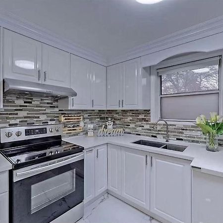 Cozy 3 Room Bungalow In Midtown Toronto Eksteriør billede