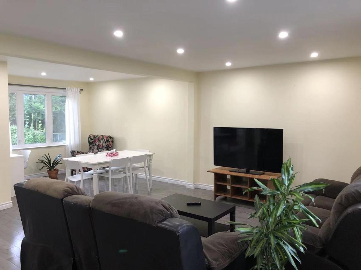 Cozy 3 Room Bungalow In Midtown Toronto Eksteriør billede