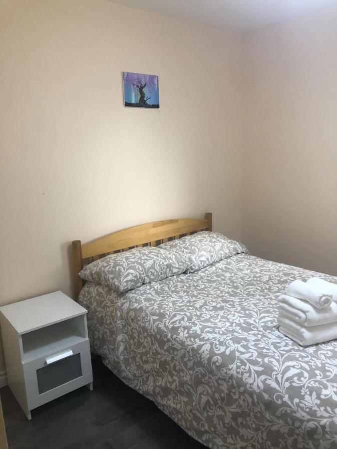 Cozy 3 Room Bungalow In Midtown Toronto Eksteriør billede