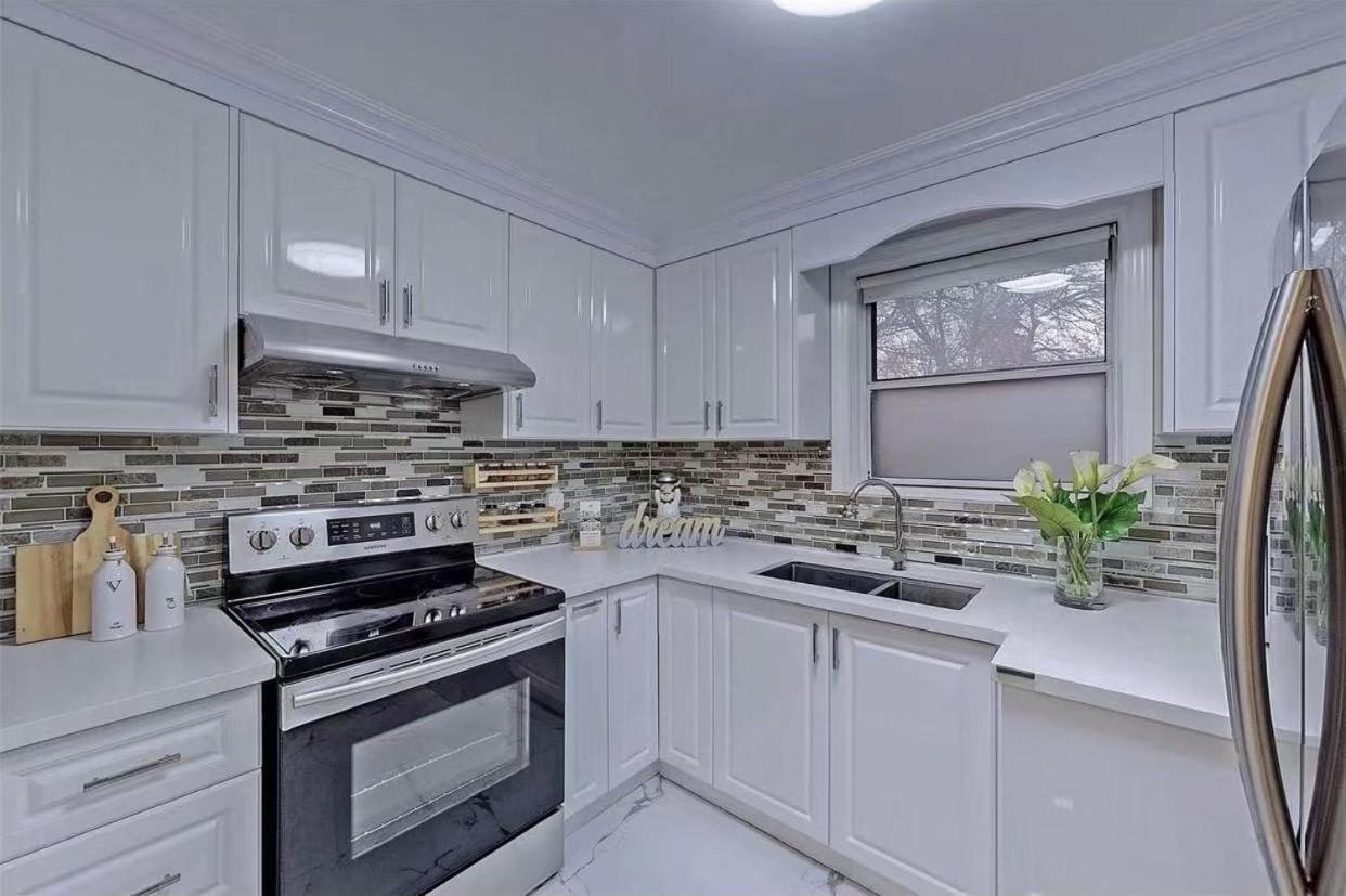 Cozy 3 Room Bungalow In Midtown Toronto Eksteriør billede
